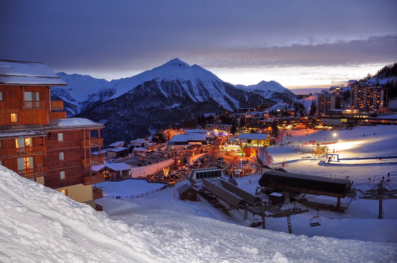 ORC - 2012 - Panorama station de nuit - G.Baron DSC 9792 BD